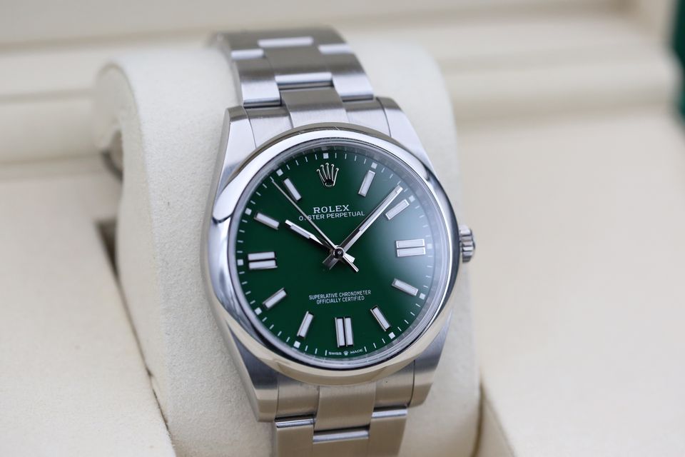 Rolex Oyster Perpetual 124300 Image 2